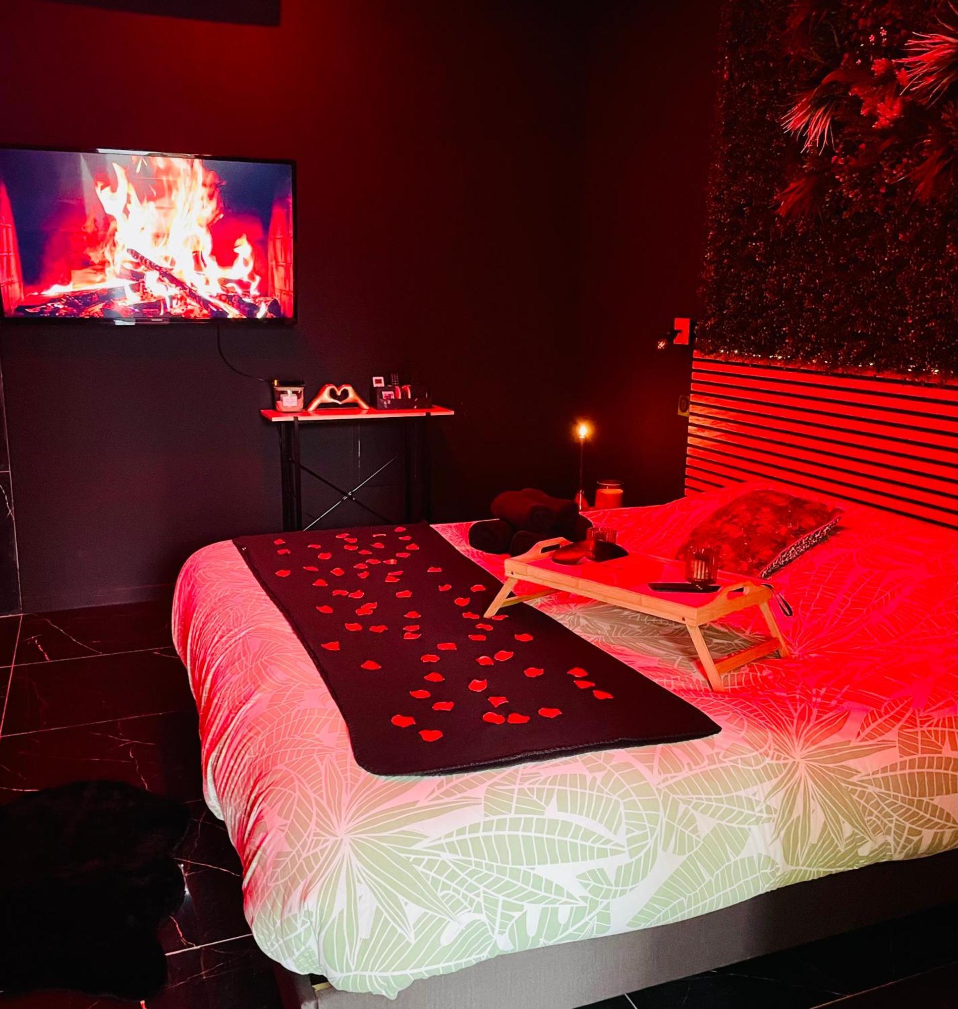 Jungle Love Room De L Hermitage Tournon-sur-Rhone Exterior foto